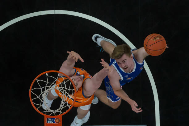 中直言不讳 中直言不讳